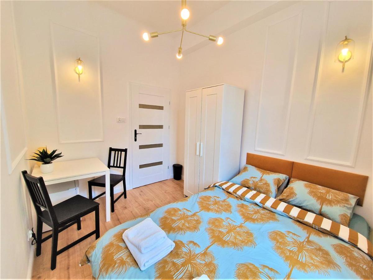 J&W Apartments Swietojanska Rooms Варшава Екстериор снимка