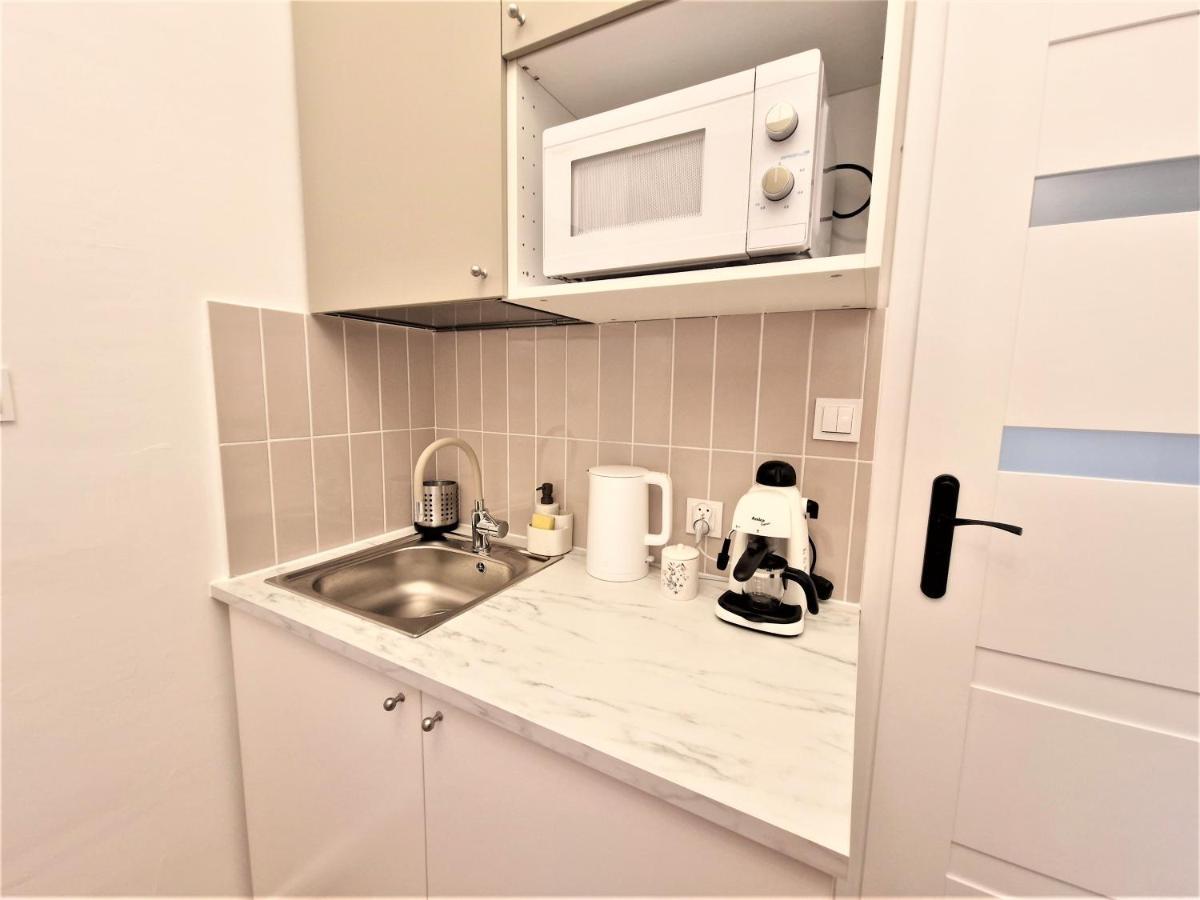 J&W Apartments Swietojanska Rooms Варшава Екстериор снимка