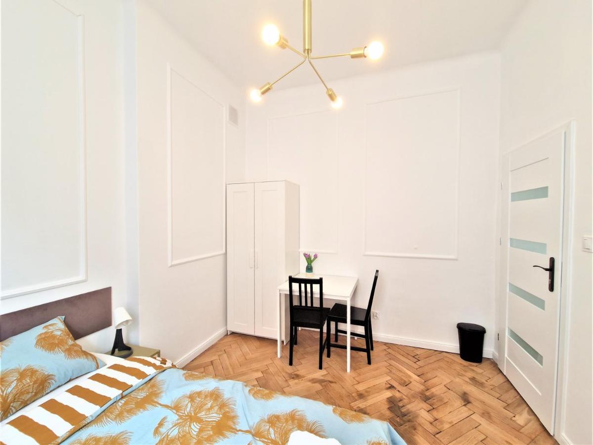 J&W Apartments Swietojanska Rooms Варшава Екстериор снимка