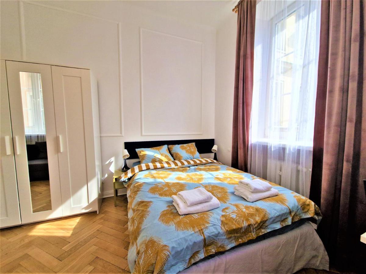 J&W Apartments Swietojanska Rooms Варшава Екстериор снимка