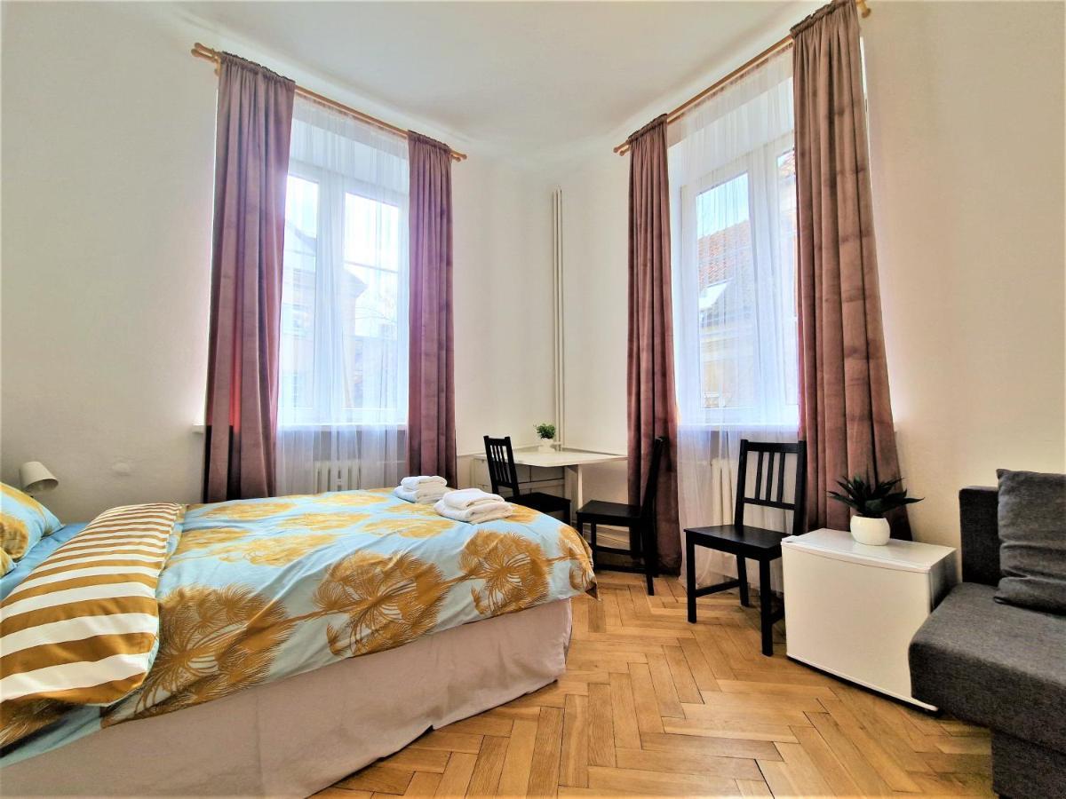 J&W Apartments Swietojanska Rooms Варшава Екстериор снимка
