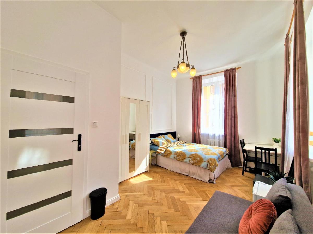 J&W Apartments Swietojanska Rooms Варшава Екстериор снимка