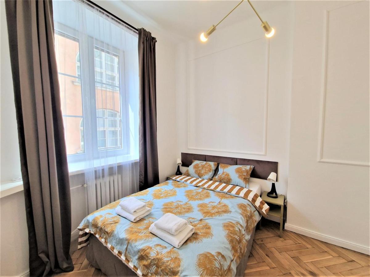 J&W Apartments Swietojanska Rooms Варшава Екстериор снимка
