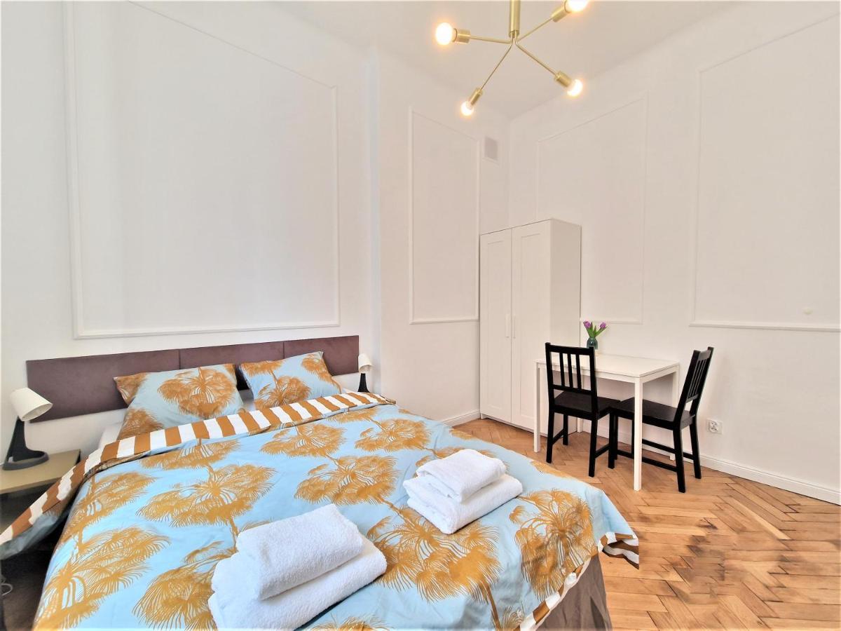 J&W Apartments Swietojanska Rooms Варшава Екстериор снимка