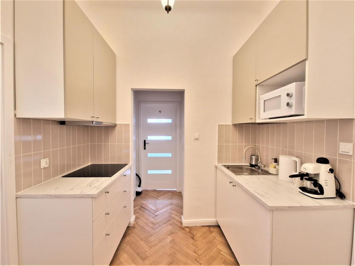 J&W Apartments Swietojanska Rooms Варшава Екстериор снимка